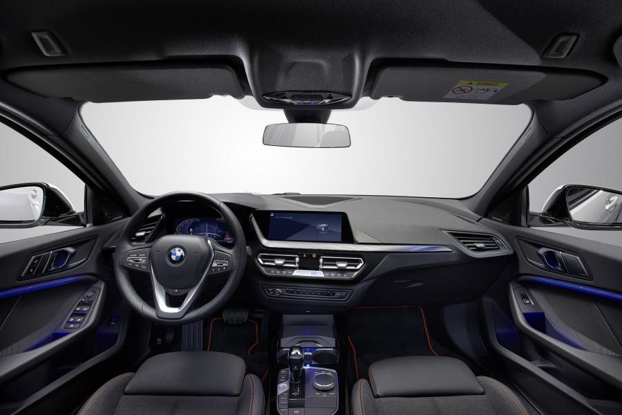 Торпедо BMW 118i Sportline (F40) 2019 года  (WW) (фото 49 из 81)